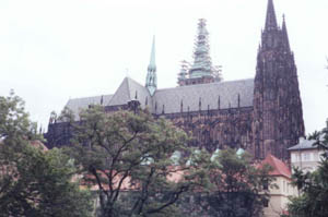 St Vitus Cathedral exterior.jpg (13137 bytes)